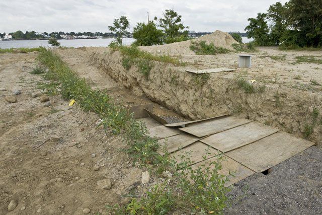 An adult trench on Hart Island, in 2008